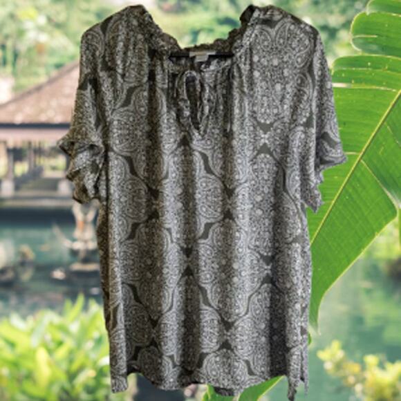 Liz Claiborne Large short sleeve green polyester draw string collar woman's top - Picture 1 of 1